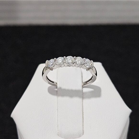 🔥🔥NWOT, Moissanite, 14k white gold ring💍💍 - Picture 1 of 6